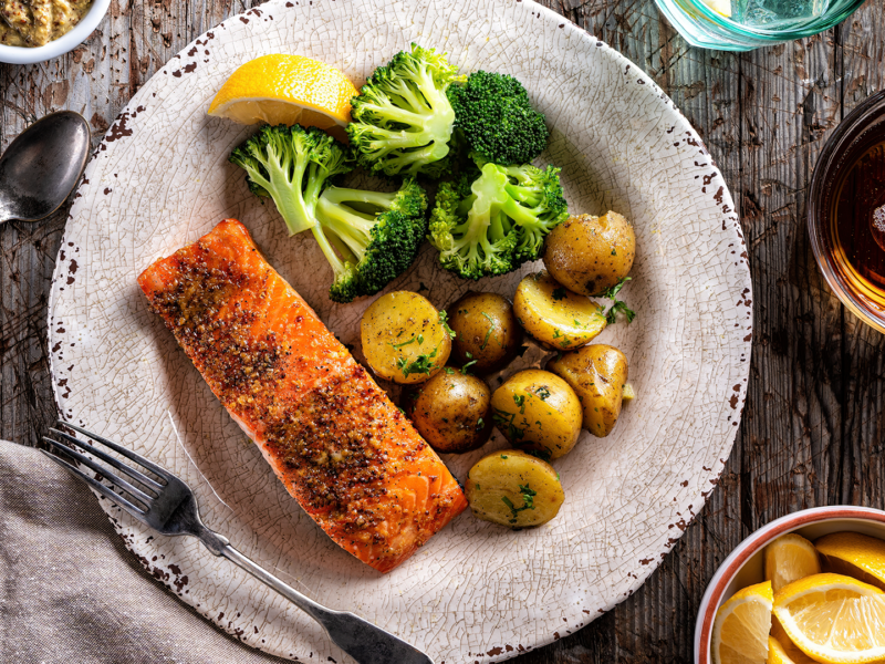 Air Fried Salmon Fillet and Broccoli