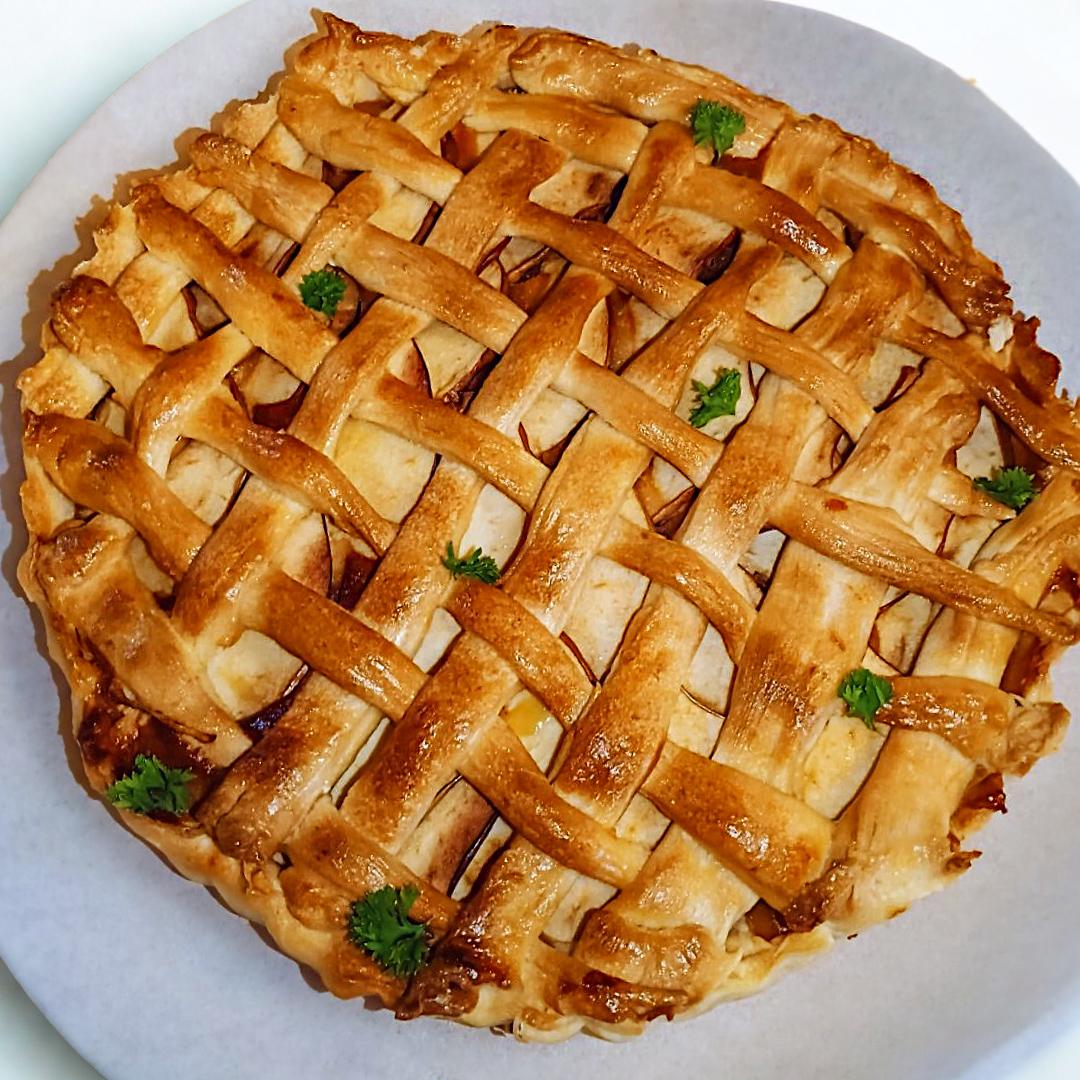 Golden Apple Cabin Pie